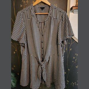 Houndstooth blouse with front tie by Torrid, black and white, size 3